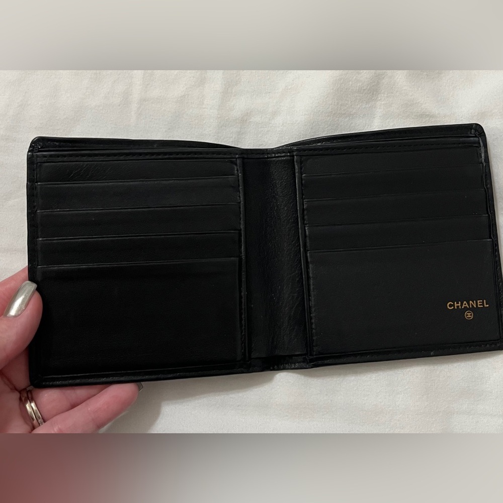 Authentic Chanel wallet - Picture 3 of 9